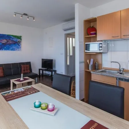 بيت للعطل Villablu1 Doppelhaushaelfte Seaview, Pool Zagorje