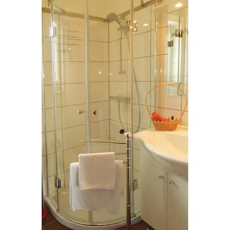 Villablu1 Doppelhaushälfte Seaview, Pool, Jacuzzi * Zagorje