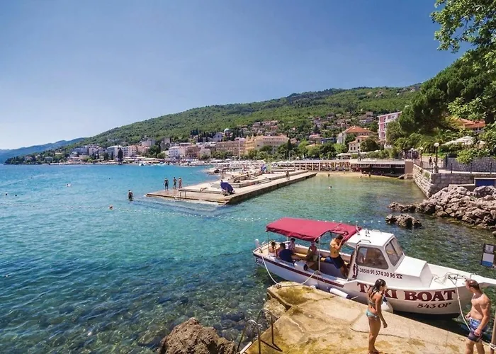 Villablu1 Doppelhaushaelfte Seaview, Pool Casa vacanze Zagorje