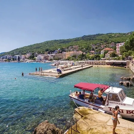Villablu1 Doppelhaushaelfte Seaview, Pool Holiday home Zagorje