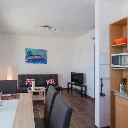 Villablu1 Doppelhaushaelfte Seaview, Pool *