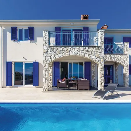 Holiday home Villablu1 Doppelhaushaelfte Seaview, Pool Zagorje