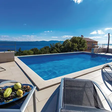 Villablu1 Doppelhaushaelfte Seaview, Pool