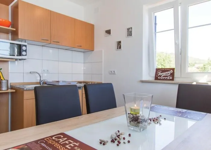 Villablu1 Doppelhaushaelfte Seaview, Pool