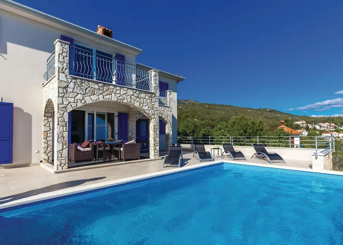 Villablu1 Doppelhaushaelfte Seaview, Pool Zagorje